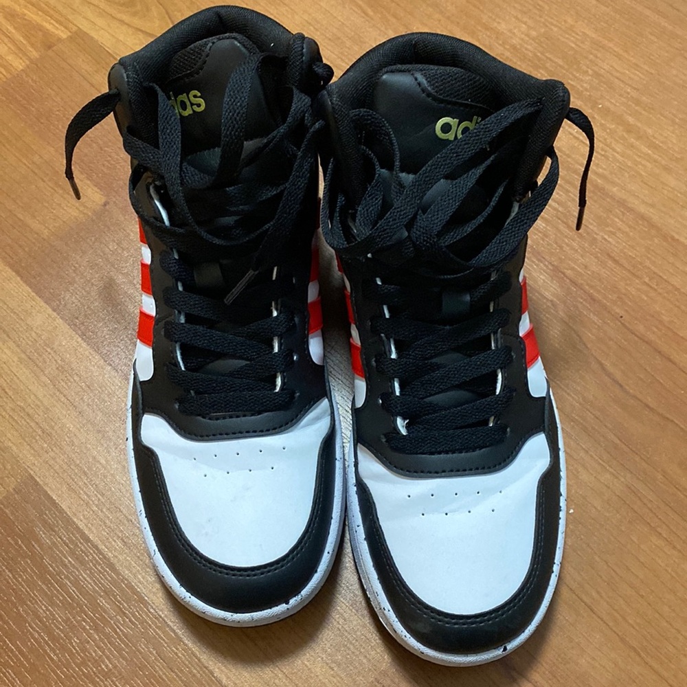 adidas Mid Hoops 3.0